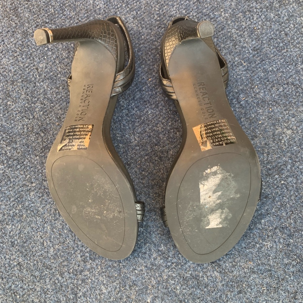 Kenneth Cole Reaction Black Women's Heels - Picture 2 of 3